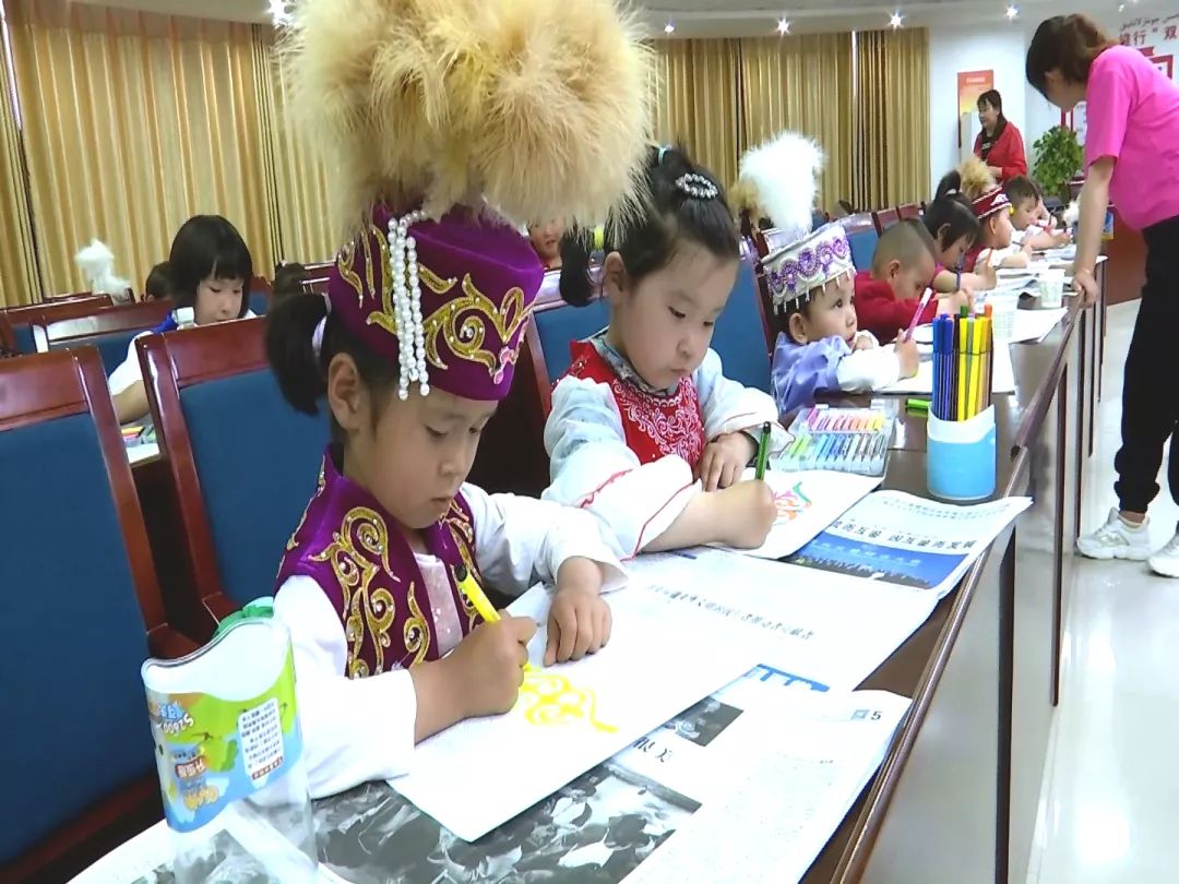 【文化传承】县文体中心举办非物质文化遗产体验学习活动